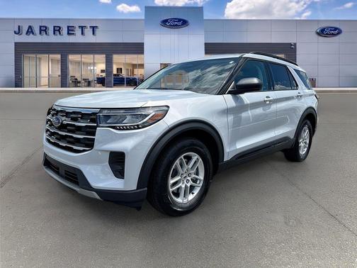 Space White Metallic 2026 Ford Explorer Active