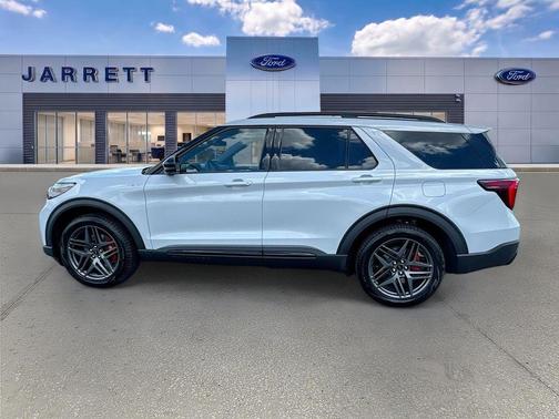 Space White Metallic 2026 Ford Explorer ST-Line