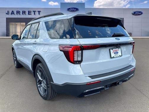 Space White Metallic 2026 Ford Explorer ST-Line