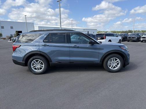 Vapor Blue Metallic 2026 Ford Explorer Active