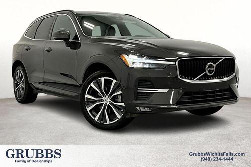 2022 Volvo XC60 B5 Momentum