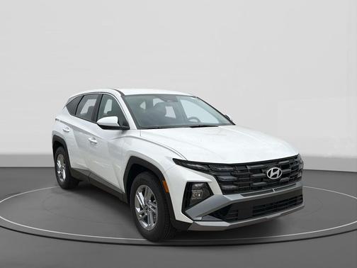 Serenity White Pearl 2026 Hyundai TUCSON SE