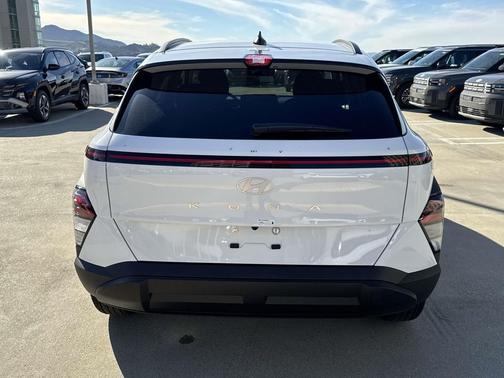 Atlas White 2026 Hyundai KONA SEL Sport