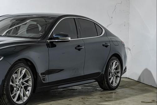 2022 Genesis G70 2.0T RWD