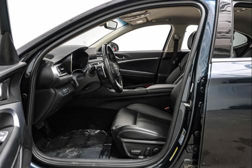 2022 Genesis G70 2.0T RWD