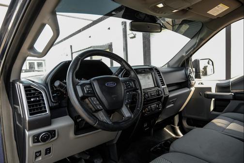 Blue 2016 Ford F-150 XLT