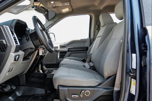Blue 2016 Ford F-150 XLT