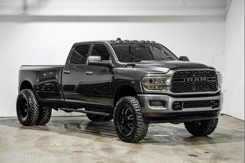 2020 RAM 3500 Tradesman Crew Cab 4x4 8' Box