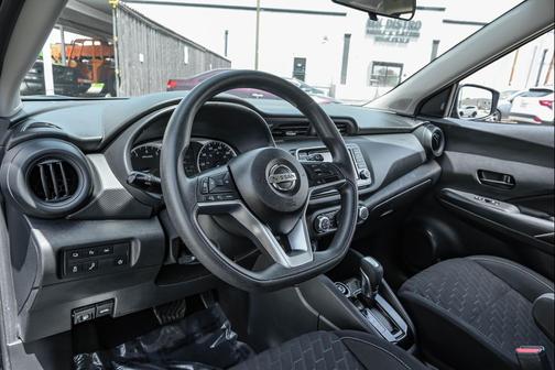Super Black 2022 Nissan Kicks S