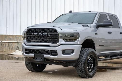 2022 RAM 2500 Tradesman Crew Cab 4x4 6'4' Box