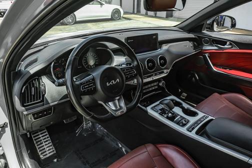 Ceramic Silver 2022 Kia Stinger GT2