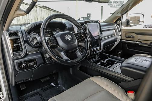 2021 RAM 3500 Limited Crew Cab 4x4 8' Box