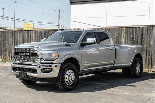 2021 RAM 3500 Limited Crew Cab 4x4 8' Box