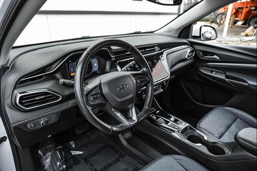 Summit White 2023 Chevrolet Bolt EUV FWD LT