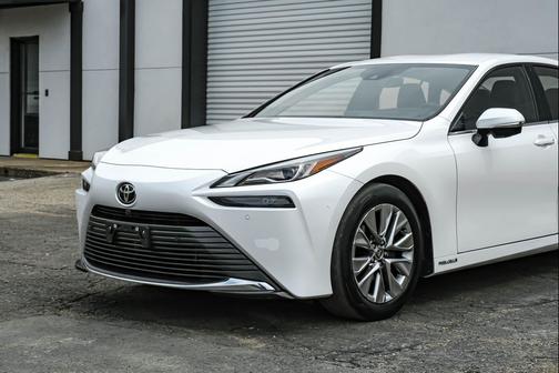 Oxygen White 2023 Toyota Mirai Base