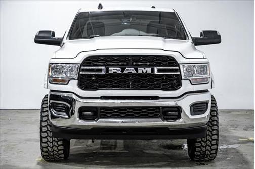 2022 RAM 2500 Tradesman Crew Cab 4x4 6'4' Box