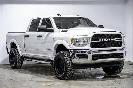 2022 RAM 2500 Tradesman Crew Cab 4x4 6'4' Box