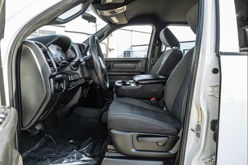 2024 RAM 3500 Tradesman Crew Cab 4x4 8' Box