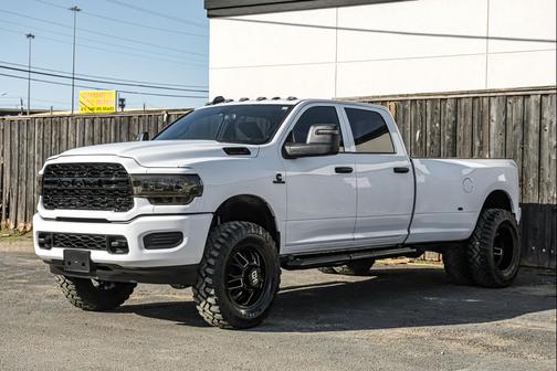 2024 RAM 3500 Tradesman Crew Cab 4x4 8' Box