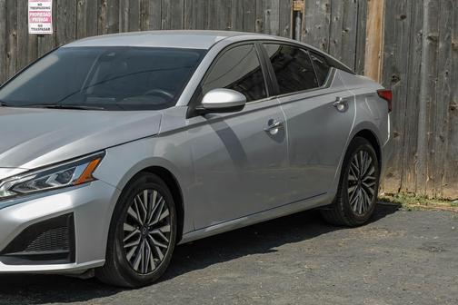 Brilliant Silver Metallic 2023 Nissan Altima 2.5 SV