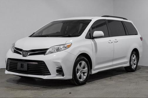 2020 Toyota Sienna LE