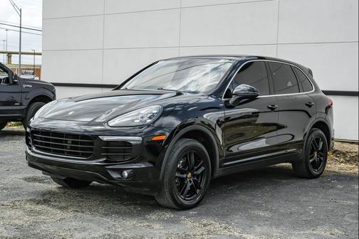 Black 2018 Porsche Cayenne Cayenne