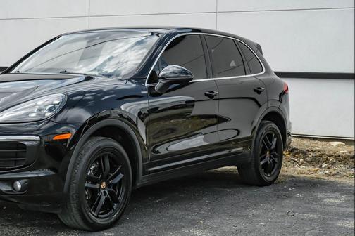 Black 2018 Porsche Cayenne Cayenne