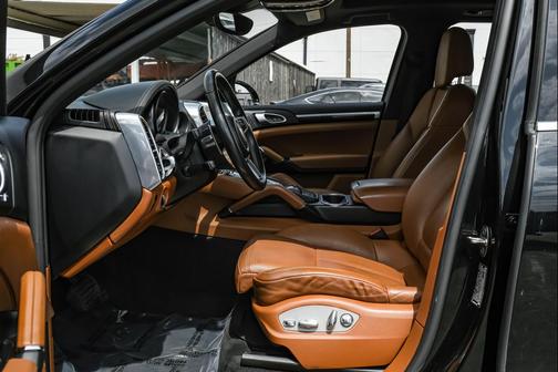 Black 2018 Porsche Cayenne Cayenne