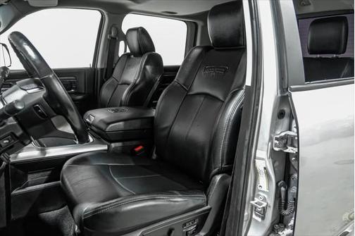 2018 RAM 3500 Laramie Crew Cab 4x4 8' Box