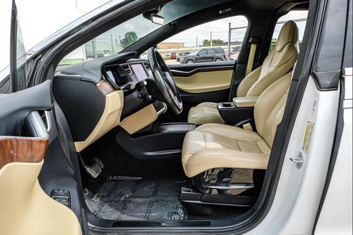 2016 Tesla Model X AWD 4dr 70D