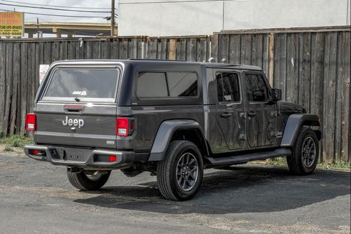 Granite Crystal Metallic Clearcoat 2022 Jeep Gladiator Overland
