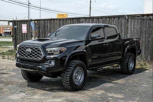 2022 Toyota Tacoma SR