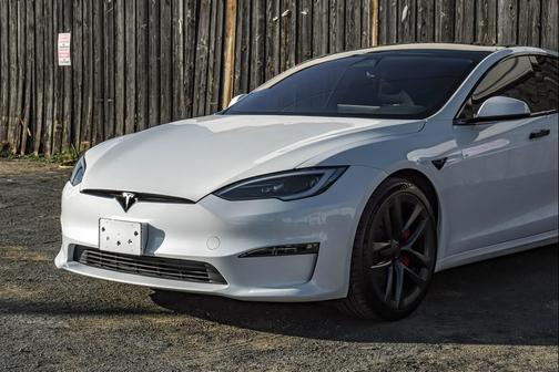 2025 Tesla Model S Plaid