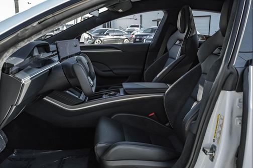 2025 Tesla Model S Plaid