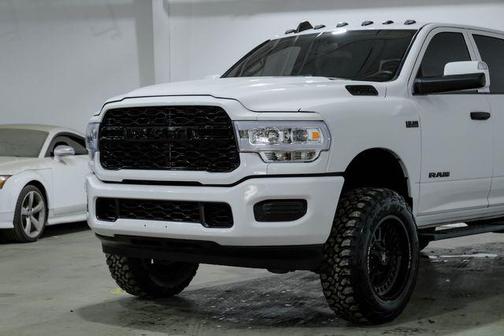 2022 RAM 2500 Tradesman Crew Cab 4x4 6'4' Box