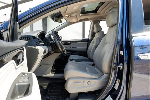 Obsidian Blue Pearl 2019 Honda Odyssey Elite