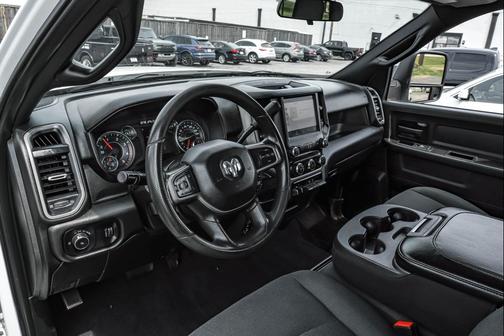 2023 RAM 2500 Tradesman Crew Cab 4x4 6'4' Box