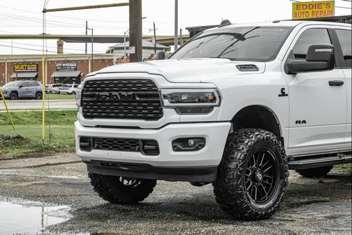 2024 RAM 2500 Big Horn Crew Cab 4x4 6'4' Box