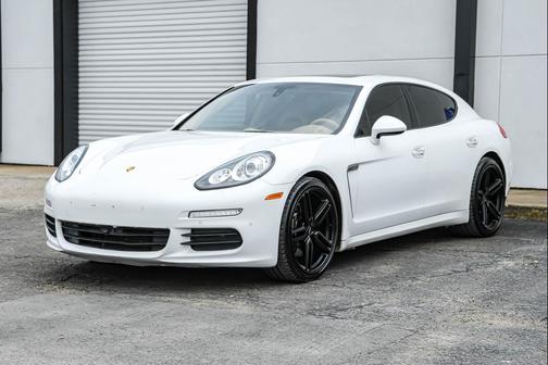 White 2014 Porsche Panamera 4