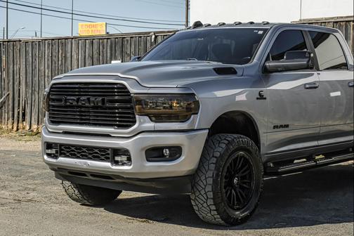 2020 RAM 2500 Big Horn Crew Cab 4X4 6'4' Box