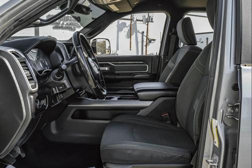 2020 RAM 2500 Big Horn Crew Cab 4X4 6'4' Box