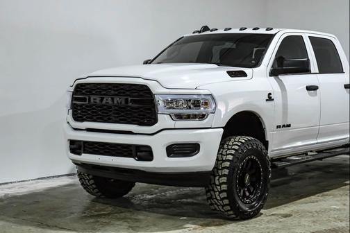 2020 RAM 2500 Tradesman Crew Cab 4X4 6'4' Box