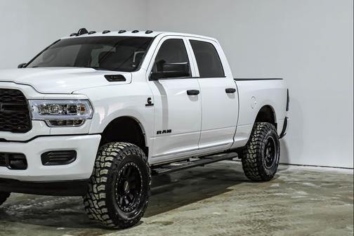 2020 RAM 2500 Tradesman Crew Cab 4X4 6'4' Box