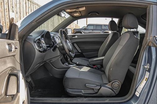 2018 Volkswagen Beetle 2.0T Coast