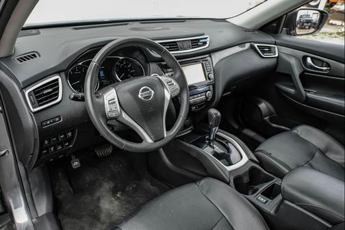 Gun Metallic 2016 Nissan Rogue SL