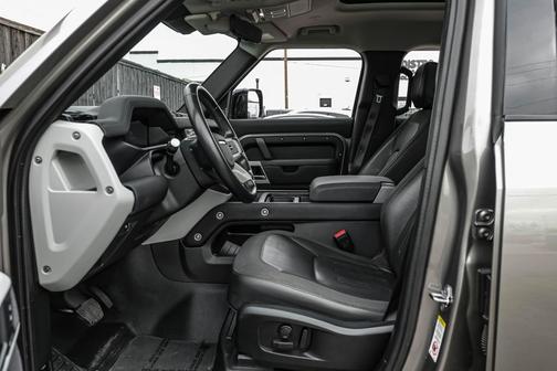 2021 Land Rover Defender 110 SE