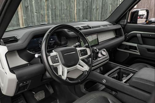 2021 Land Rover Defender 110 SE