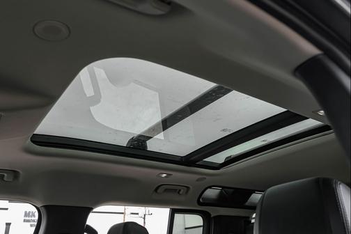 2021 Land Rover Defender 110 SE