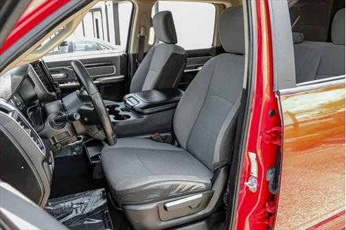 2019 RAM 2500 Big Horn Crew Cab 4x4 6'4' Box