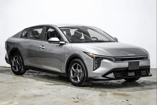2025 Kia K4 LXS FWD